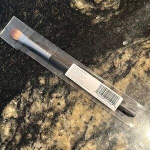Morphe M166 Oval Shadow Brush